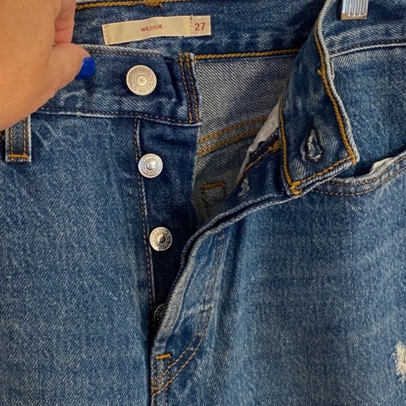 Levi's Wedgie Button Fly Straight Jean Lightly Distressed 33540 - Picture 6 of 16